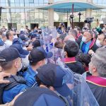 Adalet için protesto yürüyüşü yapan avukatları