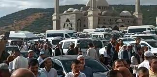 CHP’ye geçen belediye tarikatın kaçak yapısını yıktı