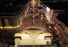 🎥Erzincan’daki ‘Salon Engeli’ Mitinge Dönüştü! Ekrem İmamoğlu: ‘Salon Vermeseler Ne Olur, Meydanlara Sığmıyoruz’