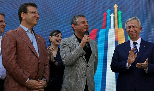 Özel, Cumhurbaşkanlığı formülünü duyurdu: ”Parlementer sisteme geçilir, Cumhurbaşkanı Yavaş, Başbakan İmamoğlu olur”