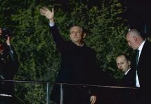 🎥Şişli’de binlerce vatandaş bir araya geldi! Özgür Özel: Biz güçlüyüz, onlar korkuyor