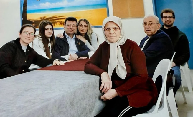 İmamoğlu’ndan cezaevinden ilk fotoğraf