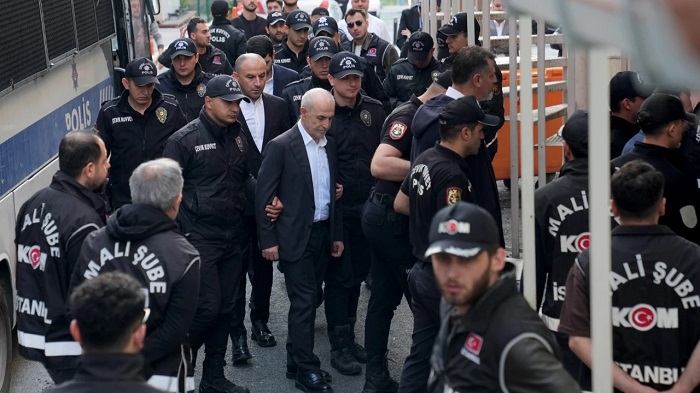 İBB Soruşturmasında Tutuklanmışlardı! CHP’li Beş Belediye Başkanı Görevden Uzaklaştırıldı