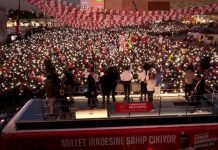 🎥On binler Malatya’da meydanı doldurdu. Özgür Özel’den Erdoğan’a yanıt! ‘Terör örgütünün başı ile anlaştılar başkanlarımız hala içeride’