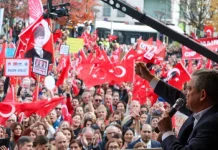 🎥Özgür Özel’den Brüksel’de Mitinginde Net Mesaj: ‘Vallahi de Billahi de Bir Adım Geri Durmayacağım’