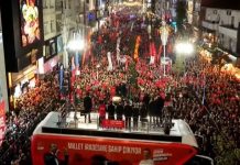 🎥Ümraniye’de on binlere seslendi. Özgür Özel belge belge ifşa etti