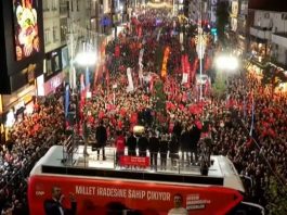 🎥Ümraniye’de on binlere seslendi. Özgür Özel belge belge ifşa etti