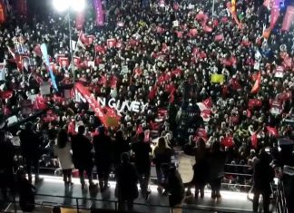 🎥Özgür Özel: “Osmanlı tokadı atacaklardı, demokrasi tokadı yediler”