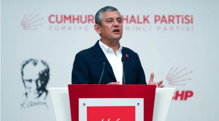 🎥Özgür Özel Genel Merkez’den meydan okudu: Bu binadayım, hiçbir yere gitmiyorum